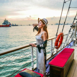 weekend-afternoon-onboard-Royal-Albatross