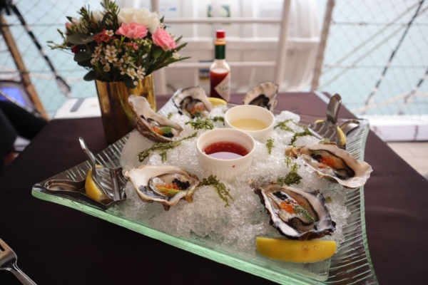Fresh Canadian Oysters (1/2 Dozen)