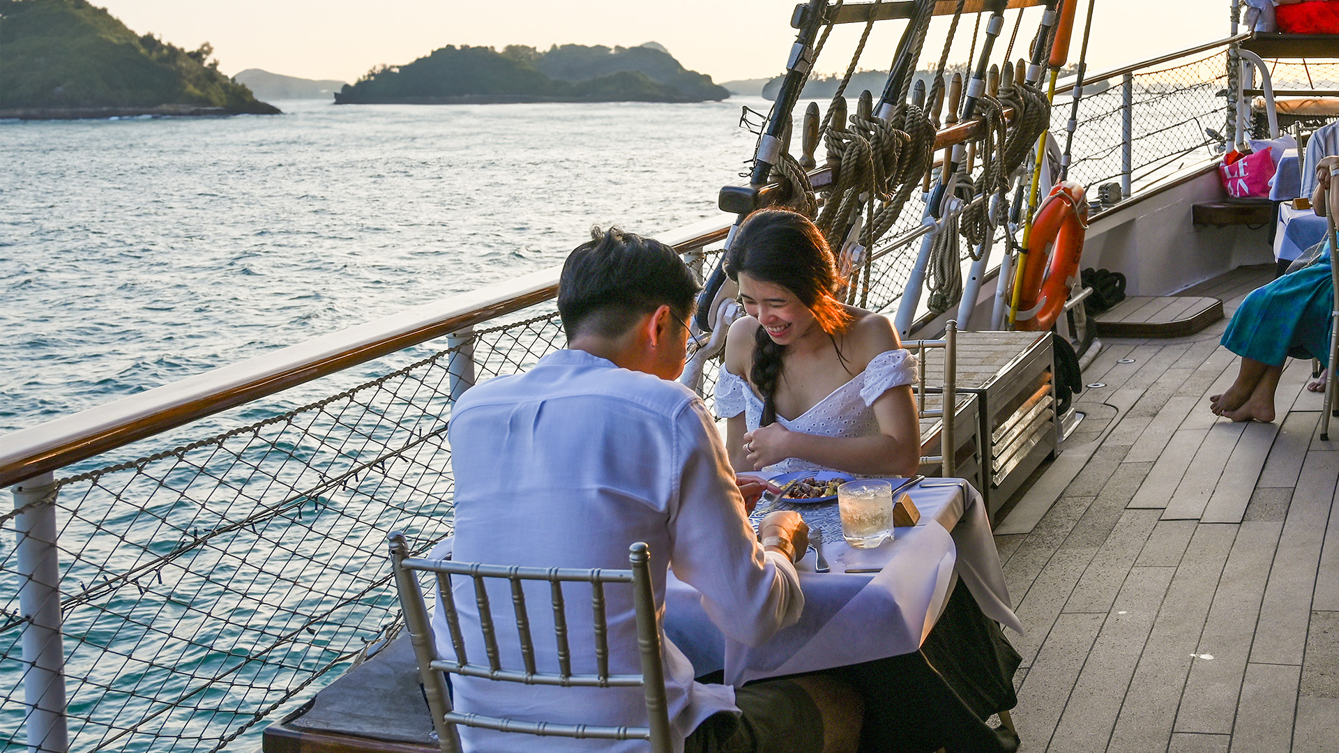 Why Royal Albatross is the Perfect Venue for an Anniversary Dinner_2