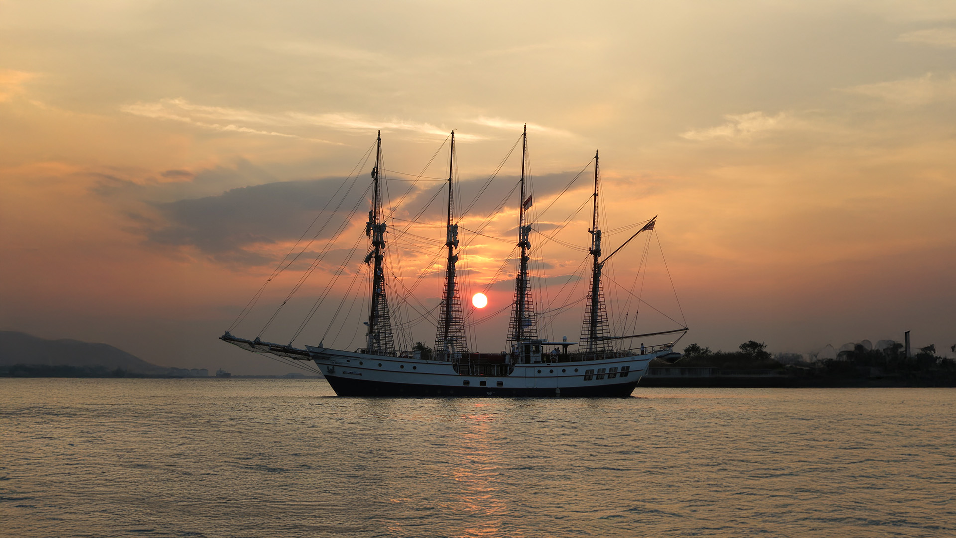 Top Chefs Take to the Sea on Gastronomic Sunset Sail Season 3_1