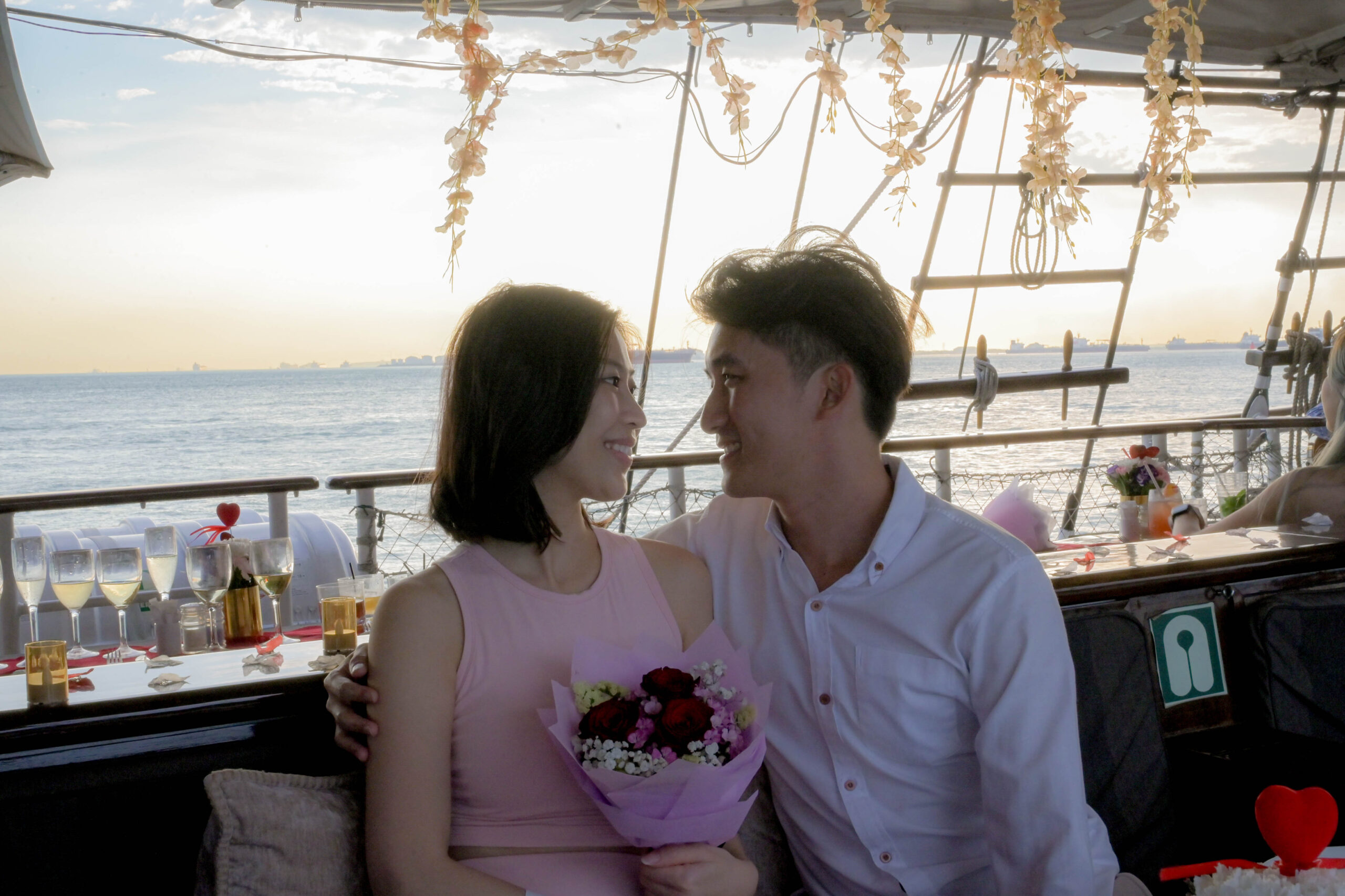 Romantic Anniversary Dinner Ideas in Singapore_4