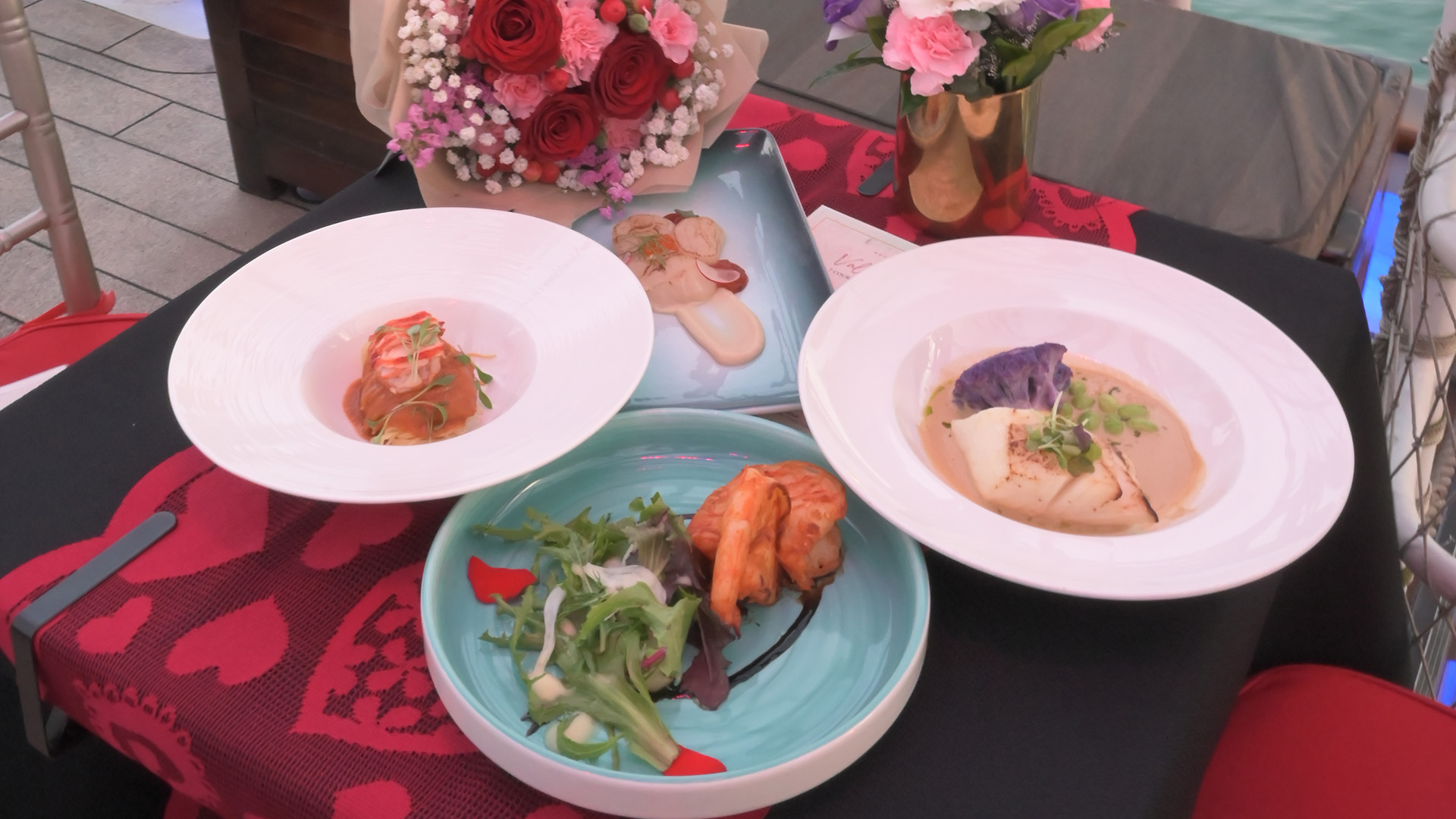 Royal Albatross Tops Romantic Dinner Places in Singapore_2