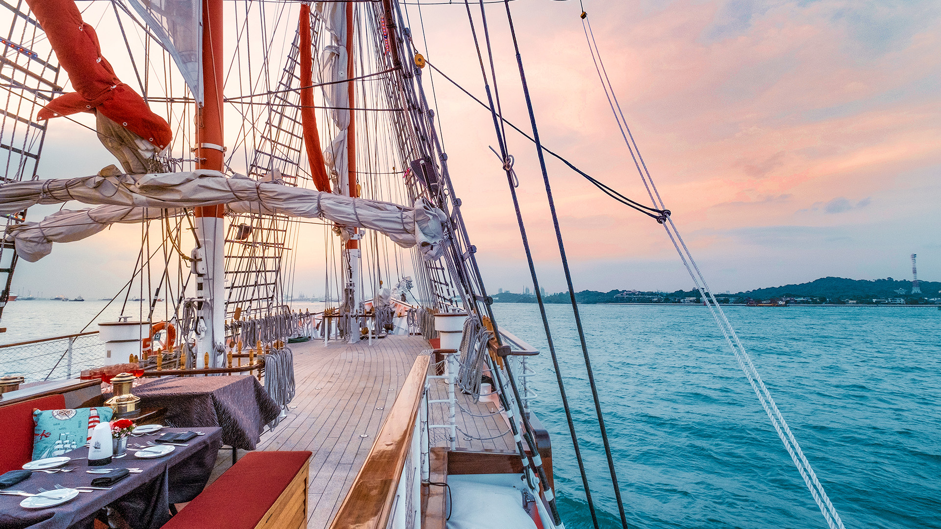 What It’s Really Like Aboard Singapore’s Only Tall Ship Cruise_2