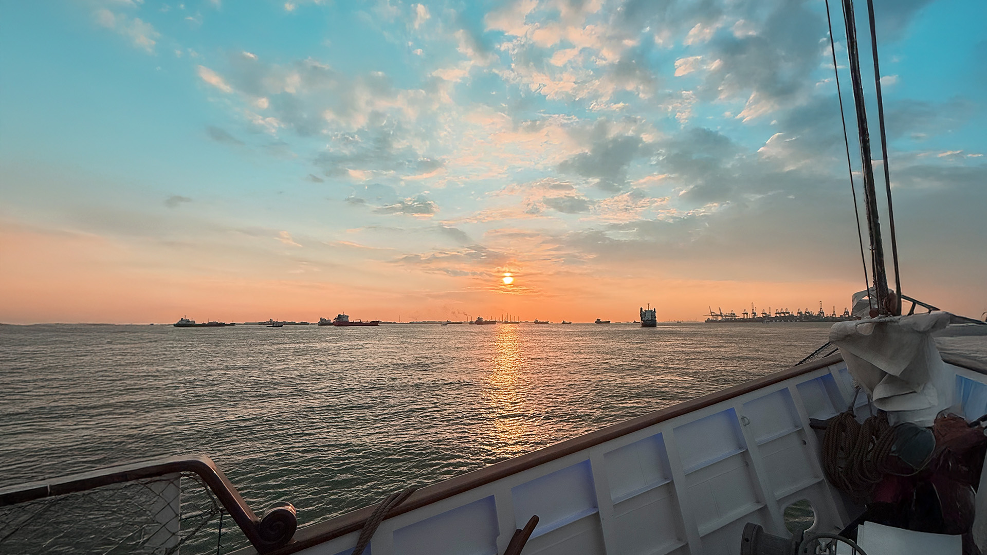 Where to Watch Sunset Singapore 2025: Why This Dinner Cruise Tops the List_2